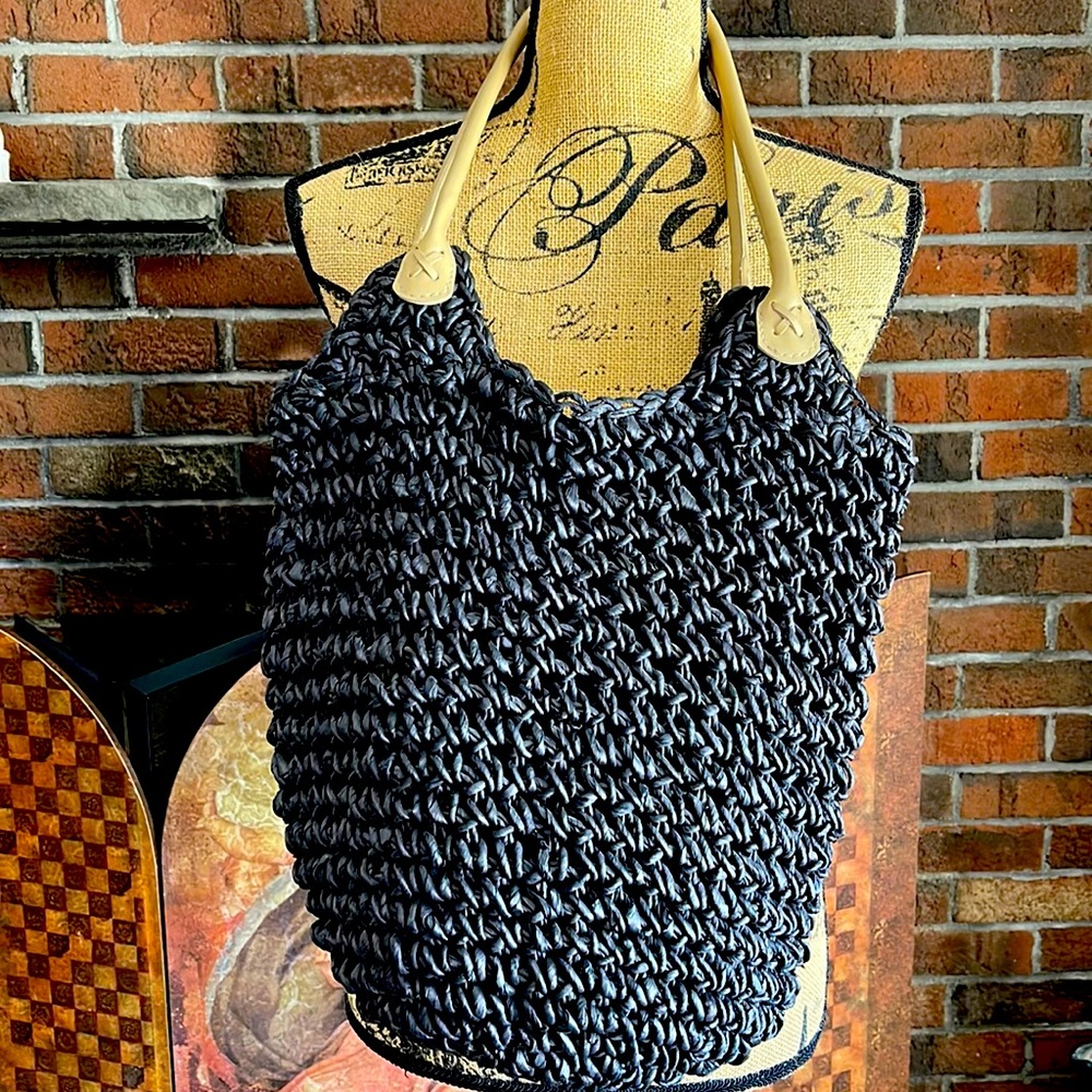 Woven straw beach/market tote